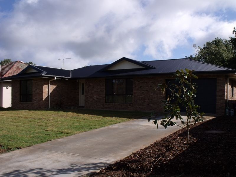 31 Lyall Street, Cowra NSW 2794