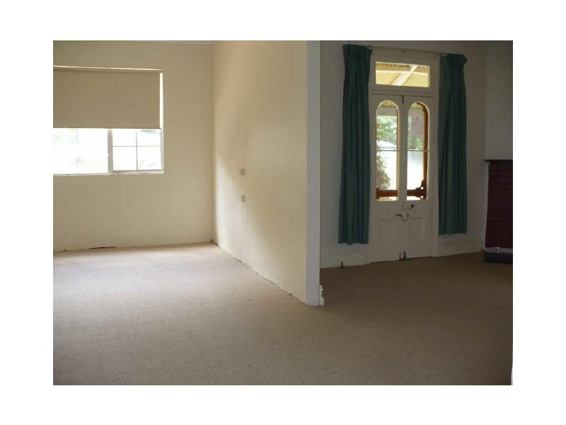 1 Poignand Avenue, Cowra NSW 2794