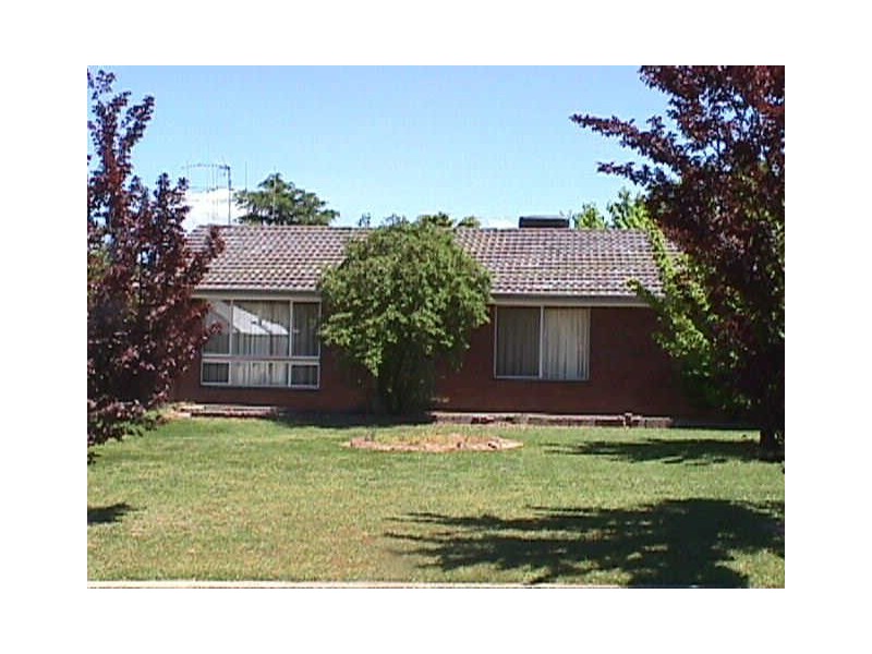 28 Stewart Street, Cowra NSW 2794