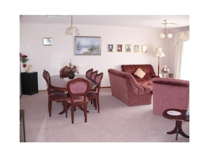 10 Banksia Close, Cowra NSW 2794