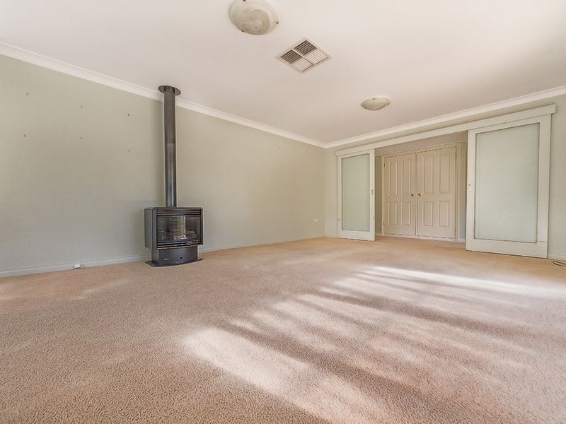 4 Taronga Drive, Cowra NSW 2794