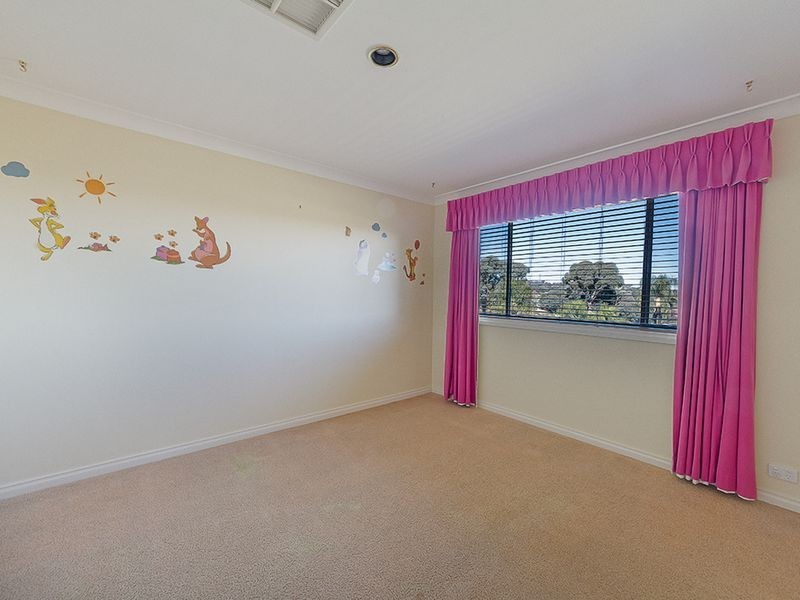 4 Taronga Drive, Cowra NSW 2794