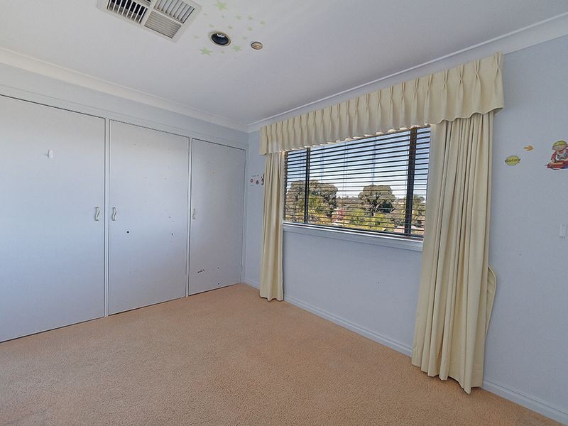 4 Taronga Drive, Cowra NSW 2794