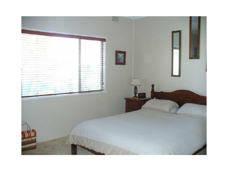 17 Newcombe Street, Cowra NSW 2794