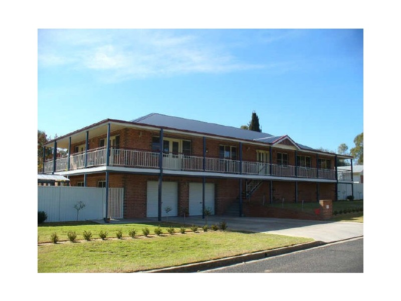 2 Neila Street, Cowra NSW 2794