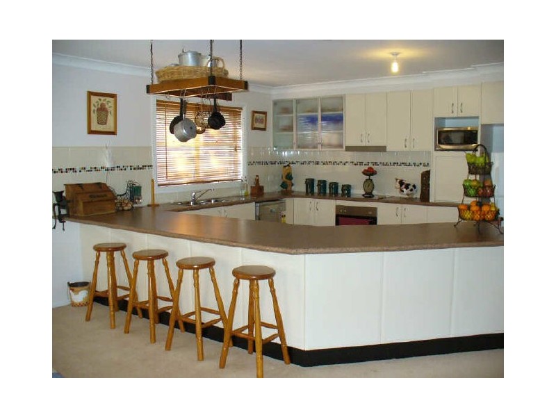 2 Neila Street, Cowra NSW 2794