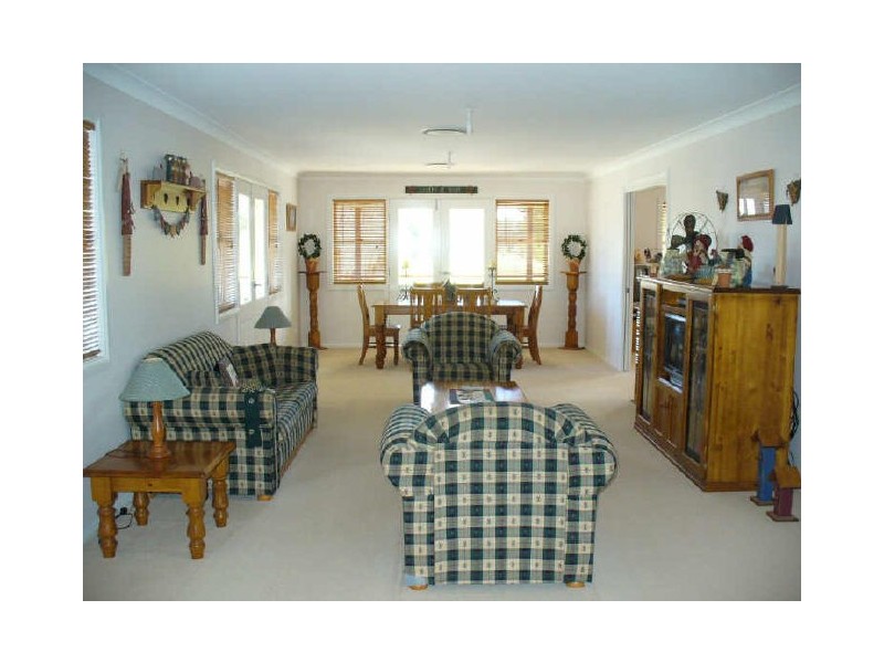 2 Neila Street, Cowra NSW 2794