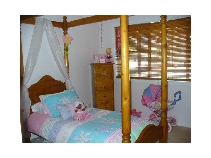 2 Neila Street, Cowra NSW 2794