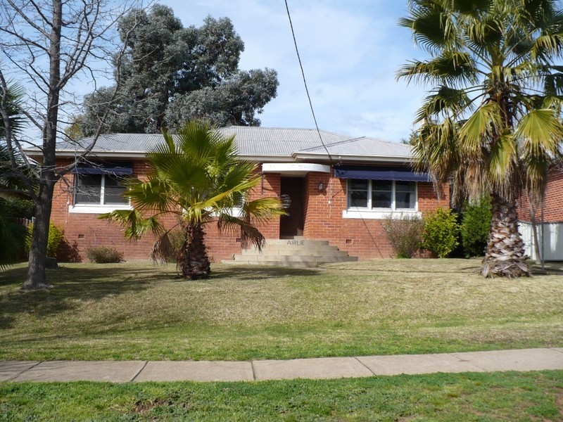 69 Lachlan Street, Cowra NSW 2794