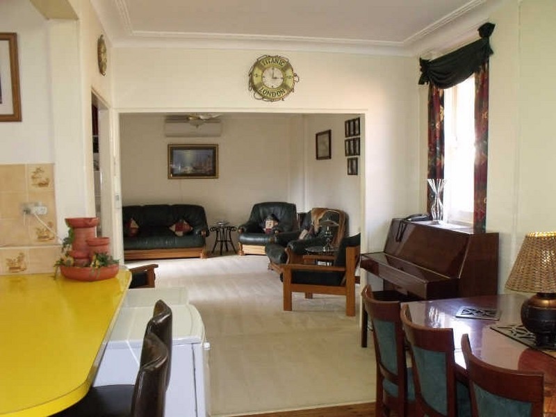 69 Lachlan Street, Cowra NSW 2794
