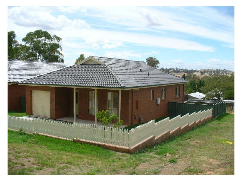 Unit 1/2 Amie Street, Cowra NSW 2794