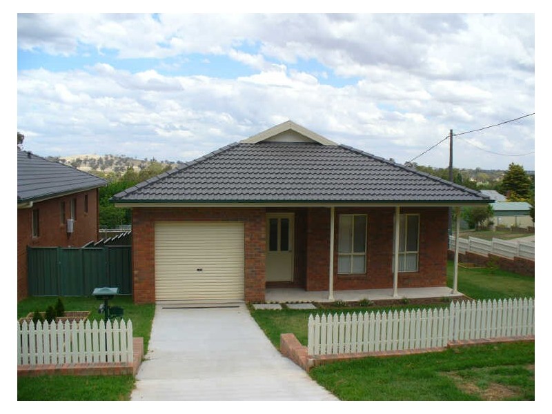 Unit 1/2 Amie Street, Cowra NSW 2794