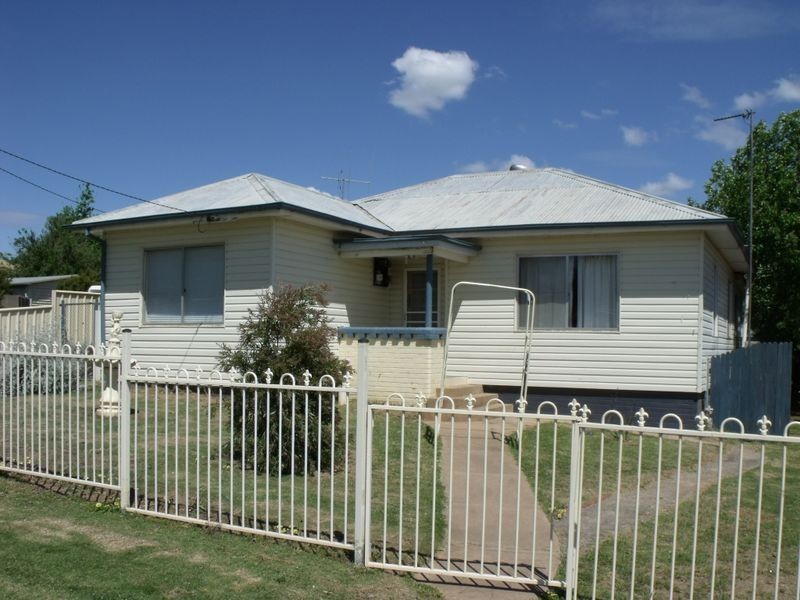 23 Macassar Street, Cowra NSW 2794