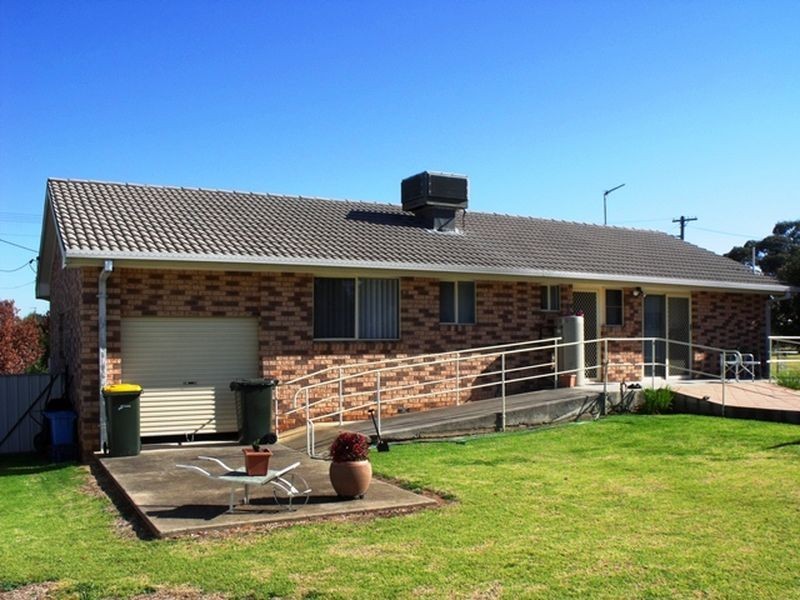 35 Watt Street, Cowra NSW 2794