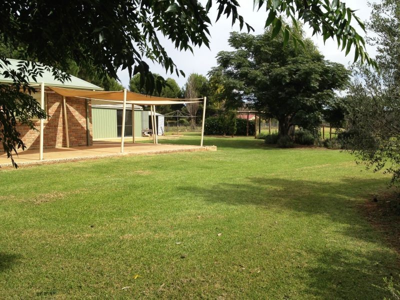 4 River Park Road, Cowra NSW 2794