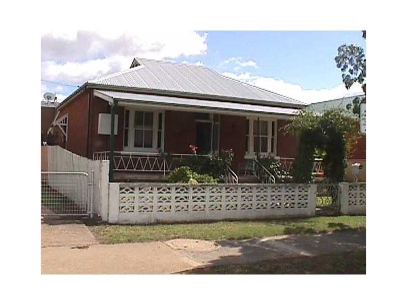 20 Vaux Street, Cowra NSW 2794