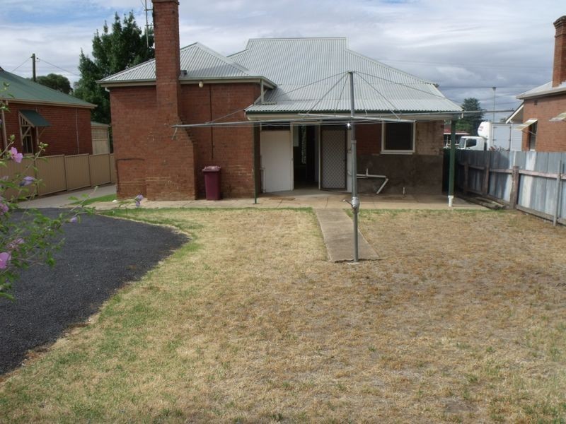 20 Vaux Street, Cowra NSW 2794