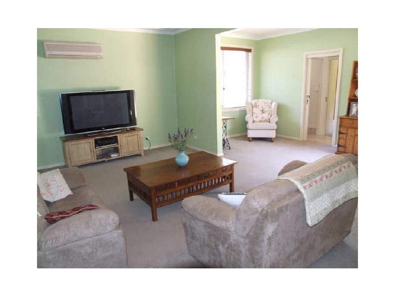 8 Scenic Drive, Cowra NSW 2794