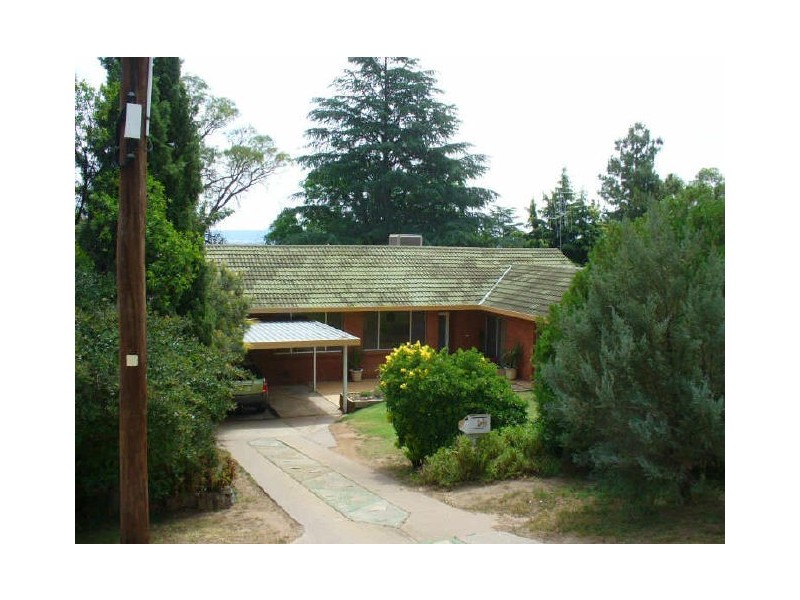 8 Scenic Drive, Cowra NSW 2794