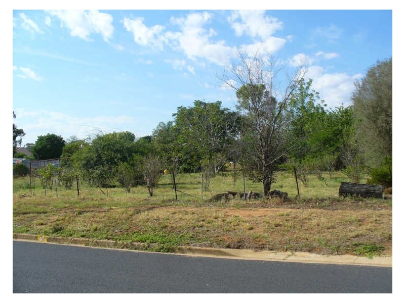 14 Walker Street, Cowra NSW 2794