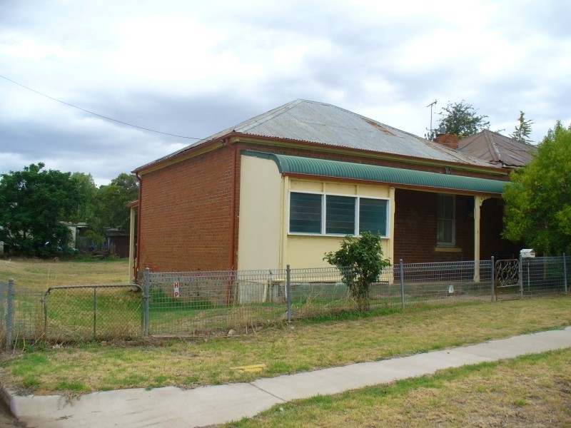 6 Brougham Street, Cowra NSW 2794