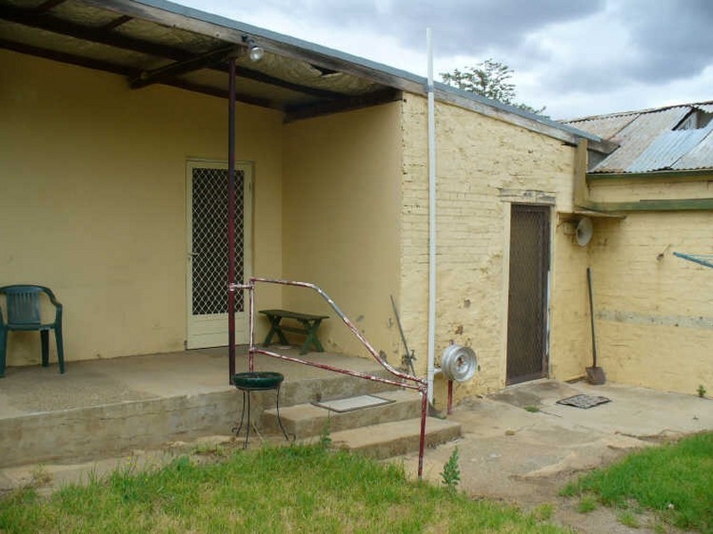 8 Brougham Street, Cowra NSW 2794