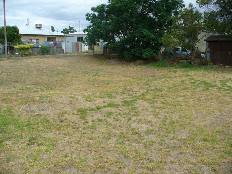 8 Brougham Street, Cowra NSW 2794