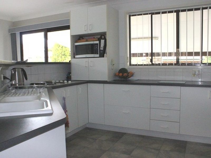 11 Appian Way, Cowra NSW 2794