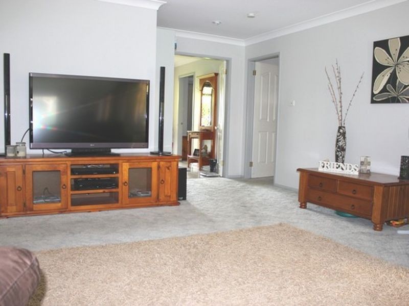 11 Appian Way, Cowra NSW 2794