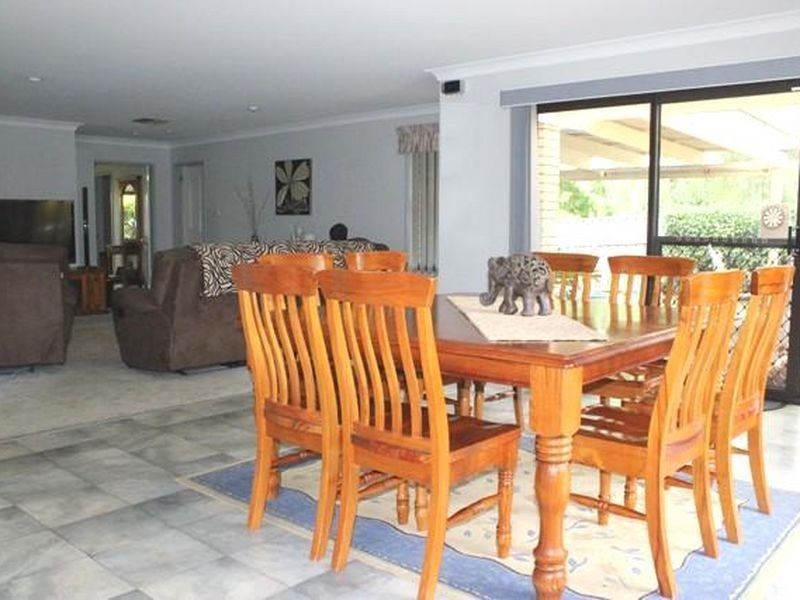 11 Appian Way, Cowra NSW 2794