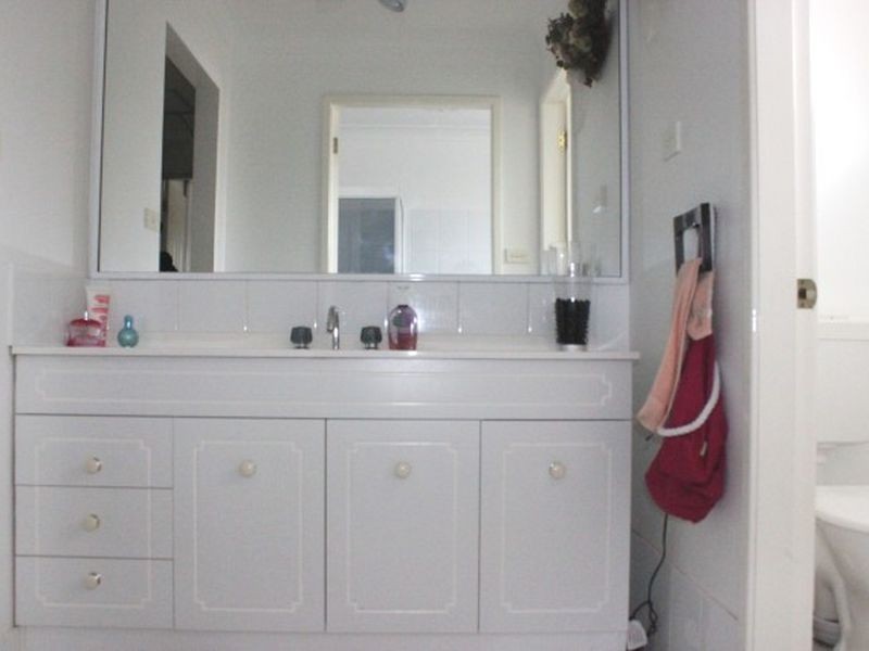 11 Appian Way, Cowra NSW 2794