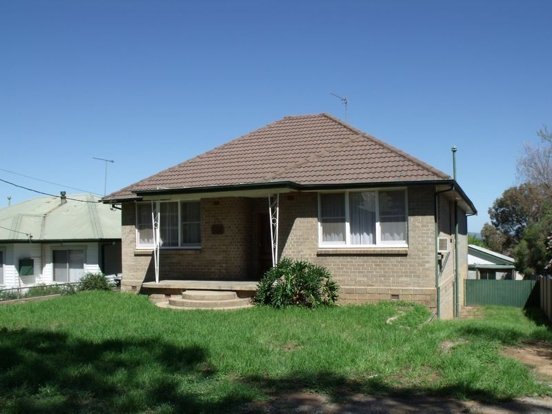 16 Nelson Street, Cowra NSW 2794
