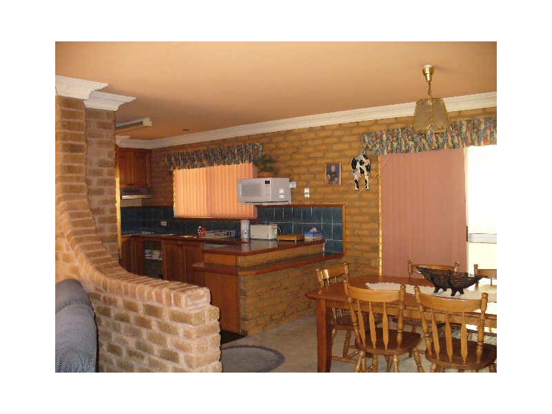 5 Logan Street, Cowra NSW 2794