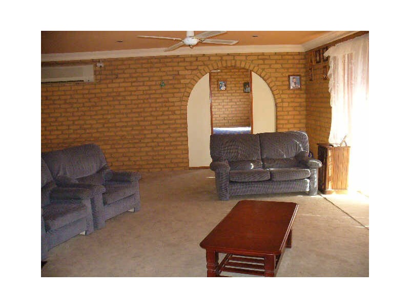 5 Logan Street, Cowra NSW 2794