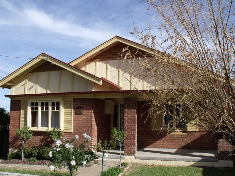 12 Vaux Lane, Cowra NSW 2794