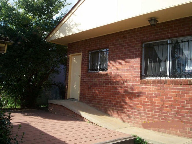 12 Vaux Lane, Cowra NSW 2794