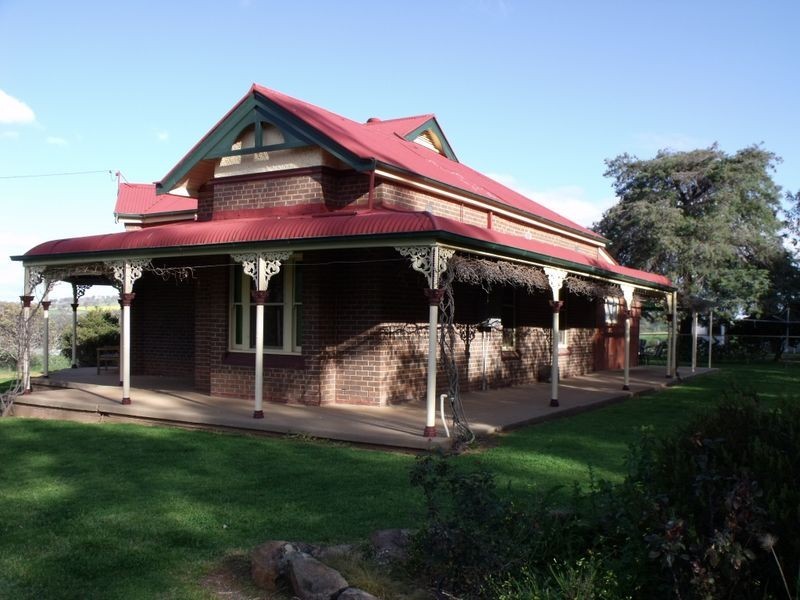 South Street  Horten Park, Woodstock NSW 2793