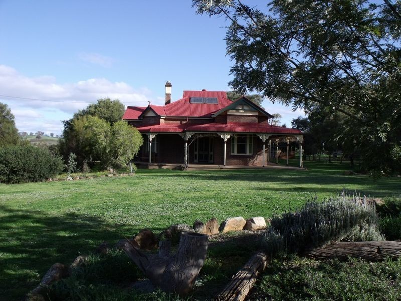 South Street  Horten Park, Woodstock NSW 2793