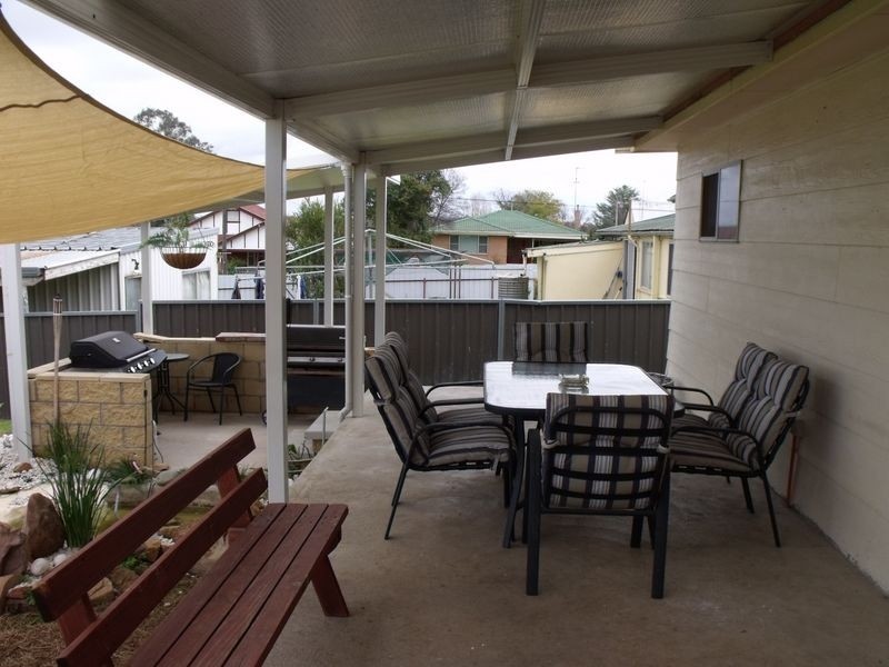 1a Baronga Street, Cowra NSW 2794