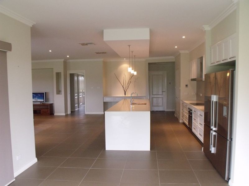 16 Shepherd Avenue, Cowra NSW 2794