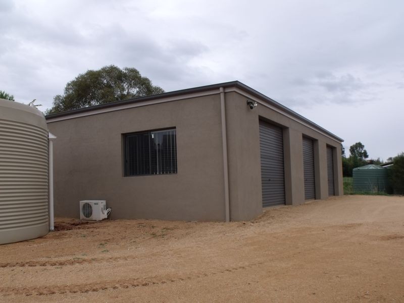 16 Shepherd Avenue, Cowra NSW 2794