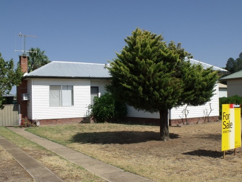 22 Fitzroy Avenue, Cowra NSW 2794