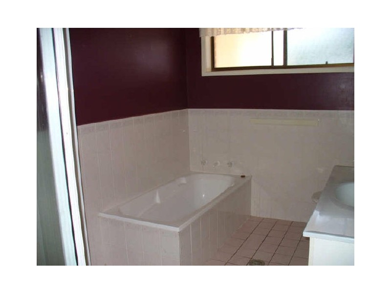 2 Liverpool Street, Cowra NSW 2794