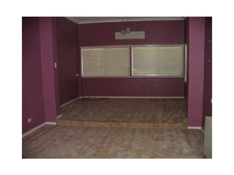 2 Liverpool Street, Cowra NSW 2794