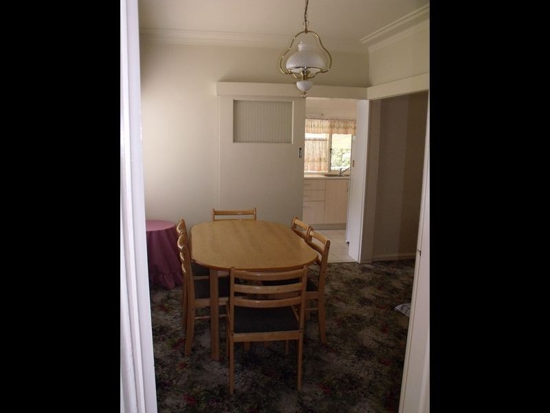 6 Carleton Street, Cowra NSW 2794