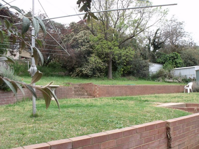 6 Carleton Street, Cowra NSW 2794