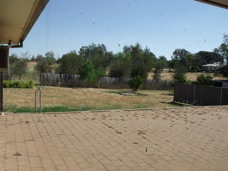 54 Lyall Street, Cowra NSW 2794