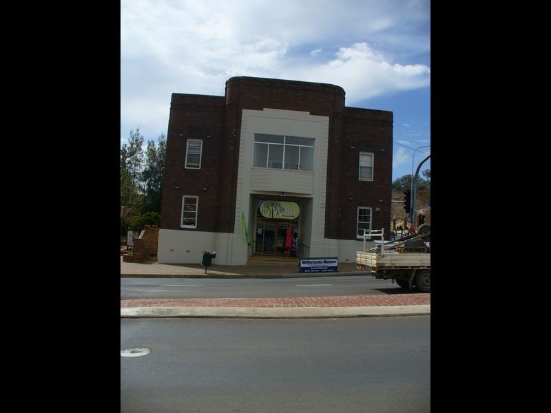 80 Kendal Street, Cowra NSW 2794
