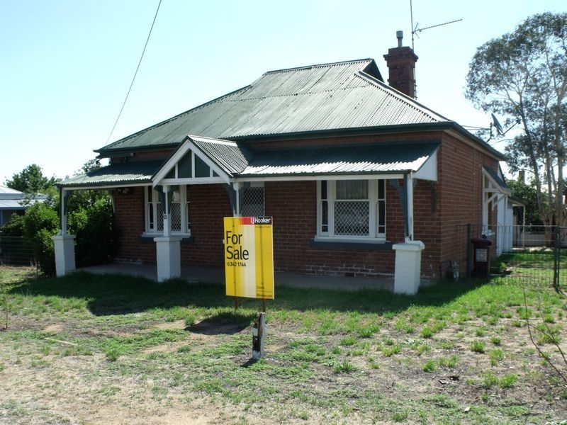 56 Darling Avenue, Cowra NSW 2794