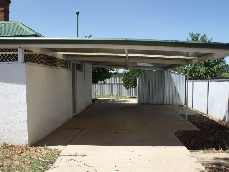 56 Darling Avenue, Cowra NSW 2794